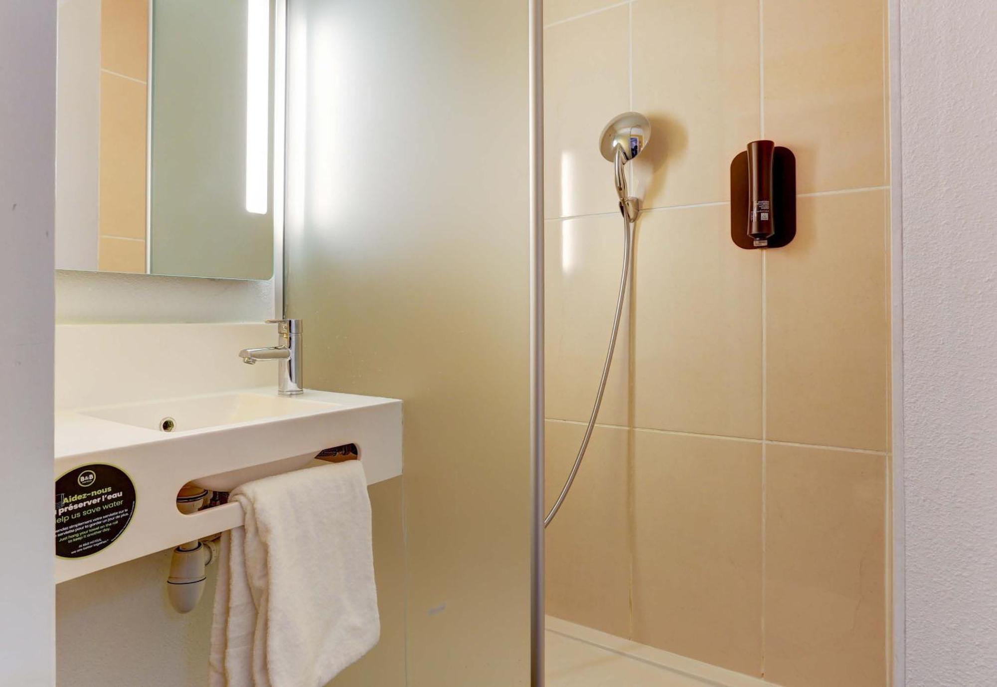 B&B Hotel Reims Centre Gare Dış mekan fotoğraf