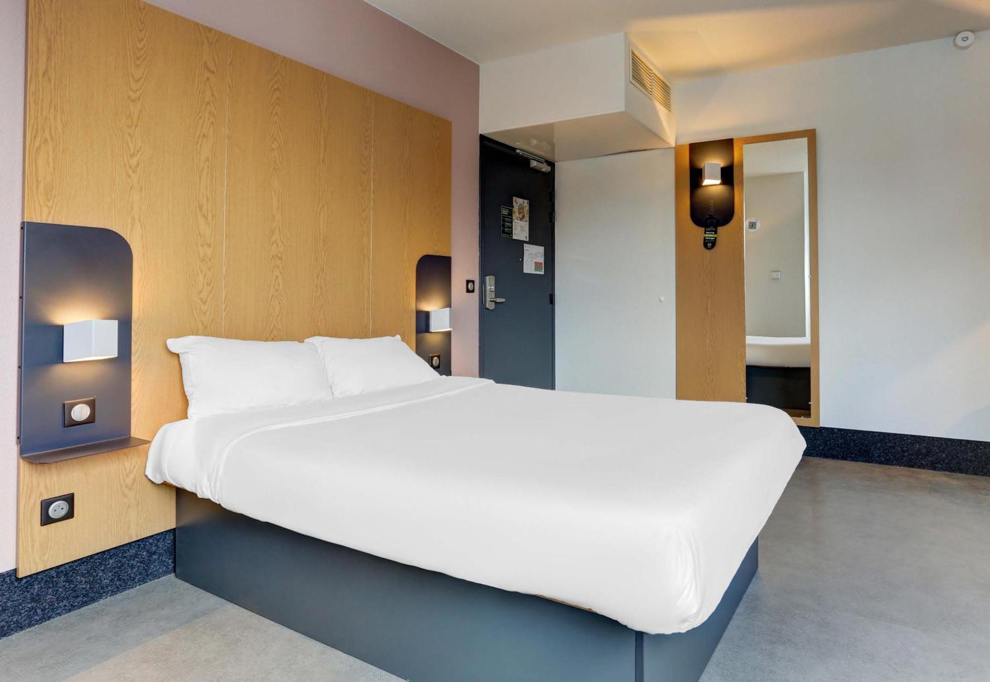B&B Hotel Reims Centre Gare Dış mekan fotoğraf